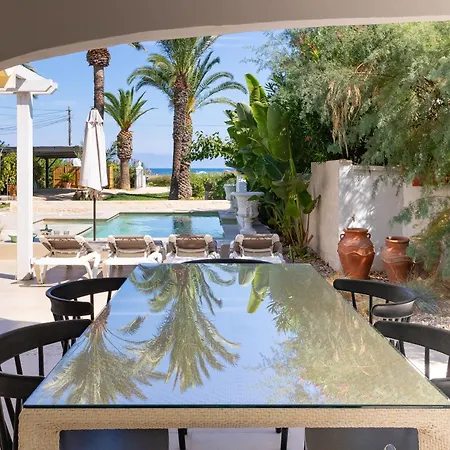 El Patio De Marinas - De Luxe