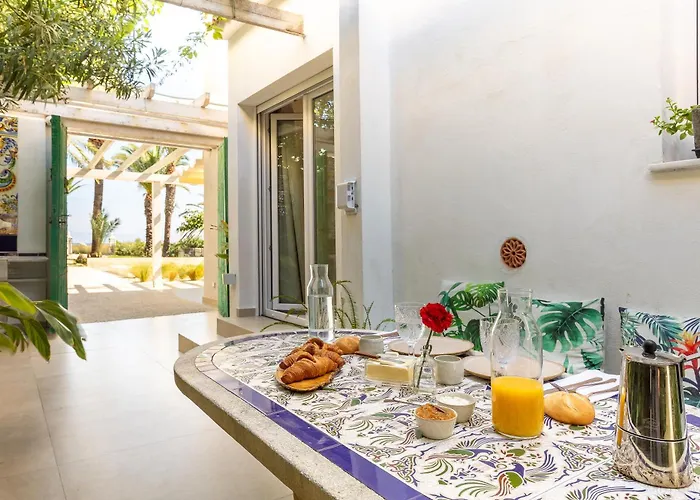 El Patio De Marinas - De Luxe