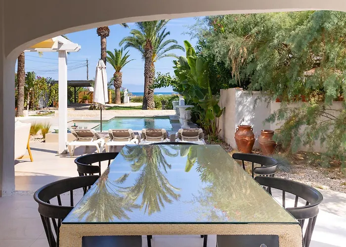 El Patio De Marinas - De Luxe